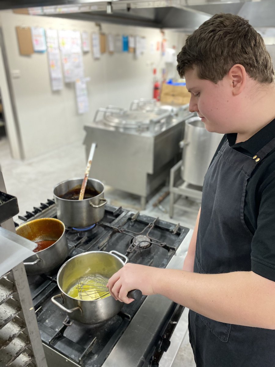 CathEd_DoW's tweet photo. IT'S NATIONAL CAREERS WEEK!🙌 

As part of #CEDoW's School-Wide Transition &amp; Pathways program for our Catholic school students to explore a range of career opportunities, @sjchsdow students are at @NovotelNthBeach gaining hospitality industry experience🧑‍🍳

@careersweekau #ncwau21 https://t.co/Fsok1QjlQW
