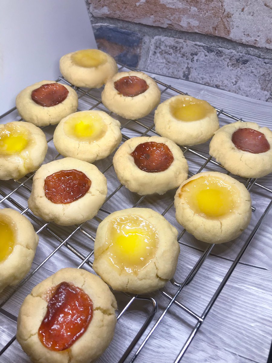 Gluten-free Thumbnail Shortbread biscuits 
#coeliac #coeliacfriendly #glutenfree  #glutenfreeeats #gf #celiac #celiacdisease #sengluten #glutenfreeireland #coeliacfoodie #coeliacblogger #coeliacawareness #coeliacsafe #cork #shortbread #shortbreadcookies #thumbprintcookies