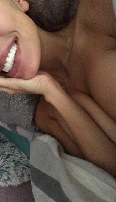 Morning 💕✌🏻 https://t.co/8sDyWUB3Xt