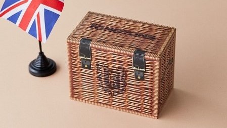 Ringtons Japan リントンズ 英国ハンパーをモチーフにしたかわいいブリティッシュな ハンパー Hamper 缶 に 中身も英国 で愛され続けている紅茶 ビスケットがたっぷり入っている夢のような英国ティータイム紅茶缶セットです リントンズ 人気 限定