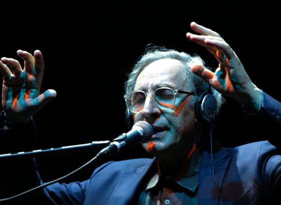 Rivoluzionario, mistico, trasgressivo, romantico, poetico, le parole per descrivere Franco #Battiato sono tante e nessuna.

Oggi, nel silenzio, ti veniamo a cercare.

Grazie di tutto, Maestro.
#WeAreIntrawelt