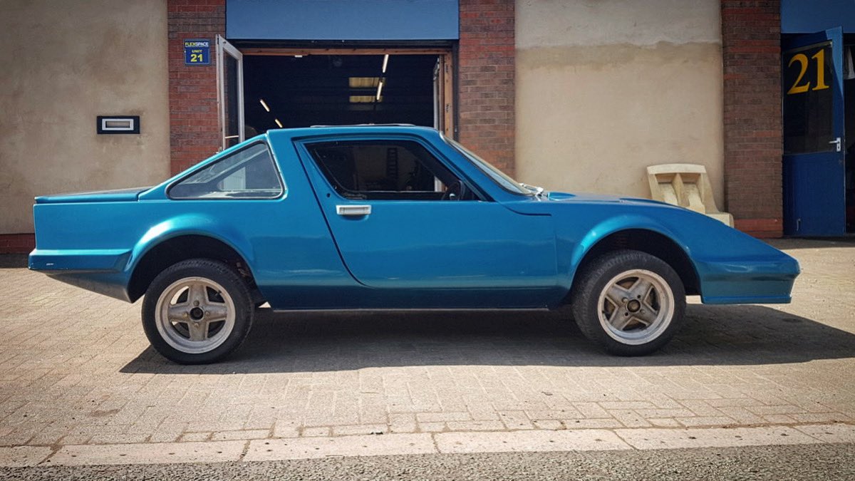 ClanCrusader's tweet photo. For the avoidance of doubt, four spoke Revolutions and metallic blue work really well.
High lift kit - not so much. 😈
#StillWouldThough #ClanCrusader https://t.co/o1Q9505GGc