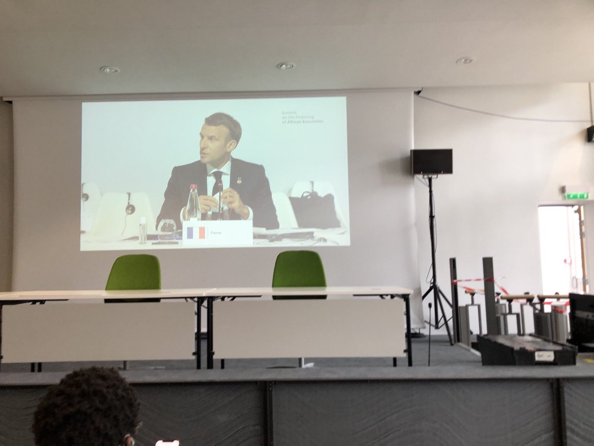 Ouverture par le Président EMacron du sommet sur le financement de l Afrique avec laquelle l Europe doit être solidaire dans la lutte contre la pandémie et dans le développement durable. Urgence d un soutien de 100 milliards d investissements pour l Afrique