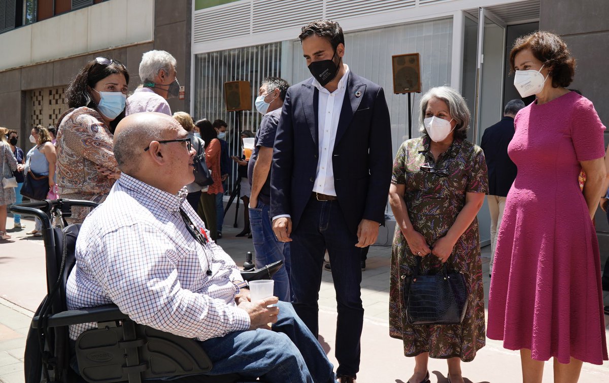 🤝 La pérdida de un familiar querido es muy duro. Afortunadamente, en la ciudad de #Málaga contamos con la labor impagable de <a href="/asociacionalhe1/">Asociación Alhelí</a> que trabaja con las familias en el proceso de duelo. Hoy inauguran su local propio en la barriada de Soliva, donde les hemos acompañado