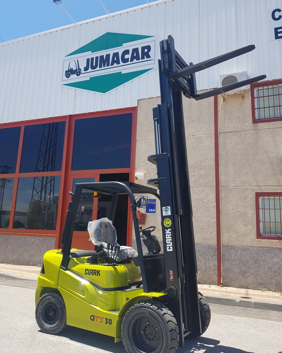 Entrega de máquina nueva CLARK GTS 30 D para la provincia de Málaga