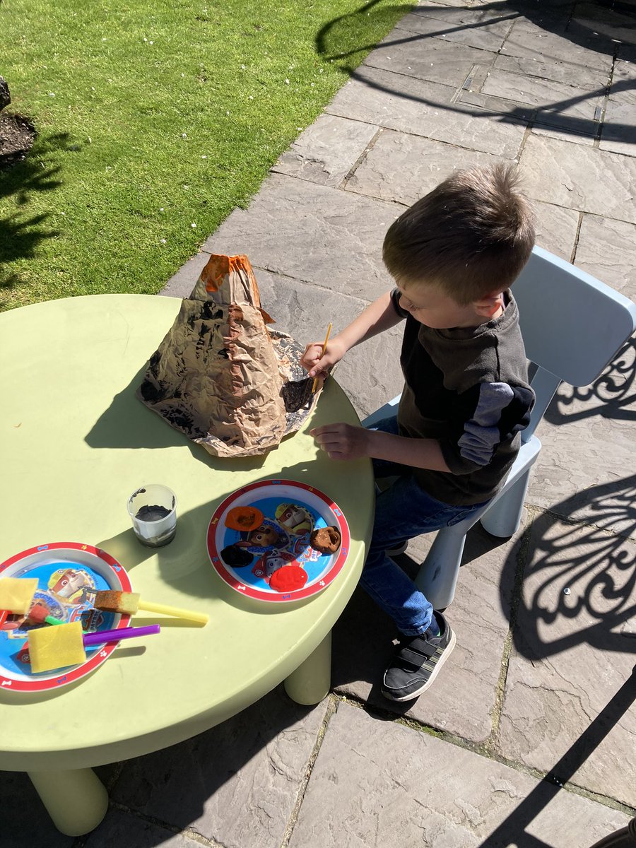 JemmaBailey85's tweet photo. Pre-op isolation (grommets and adenoids tomorrow) - home learning, Making a volcano 🌋 @ysgolbrynhedydd #2AJ https://t.co/2ZzwnxVGFN