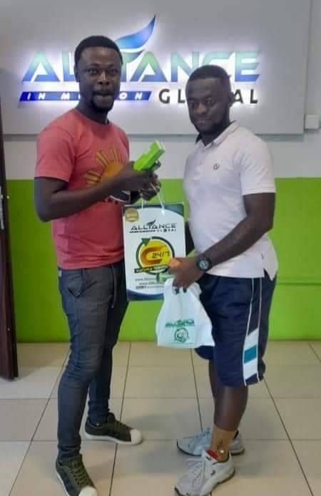 KaiMidel's tweet photo. Congratulations Coach Emmanuel Ob for successfully claiming your package and special thanks to Coach Nana Kofi Opoku Duah and Coach Bra Kofi Bronzy for guiding and accompanying him from claiming package until the end of the training. Keep going coaches for the business! https://t.co/fh5E4b9s25