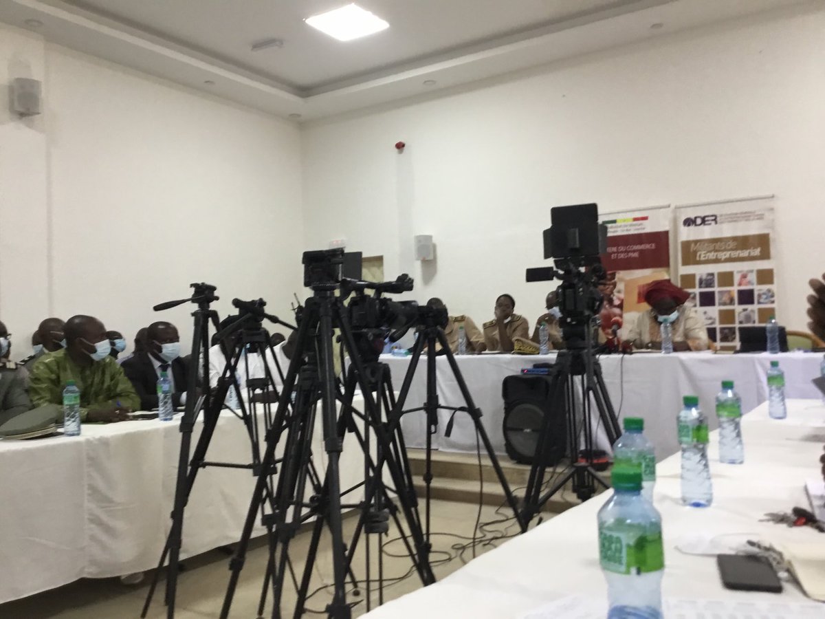 À Ziguinchor dans le cadre du Crd de lancement de la campagne cajou avec Mme le ministre du commerce et des PME Et la DER (volet) financement.