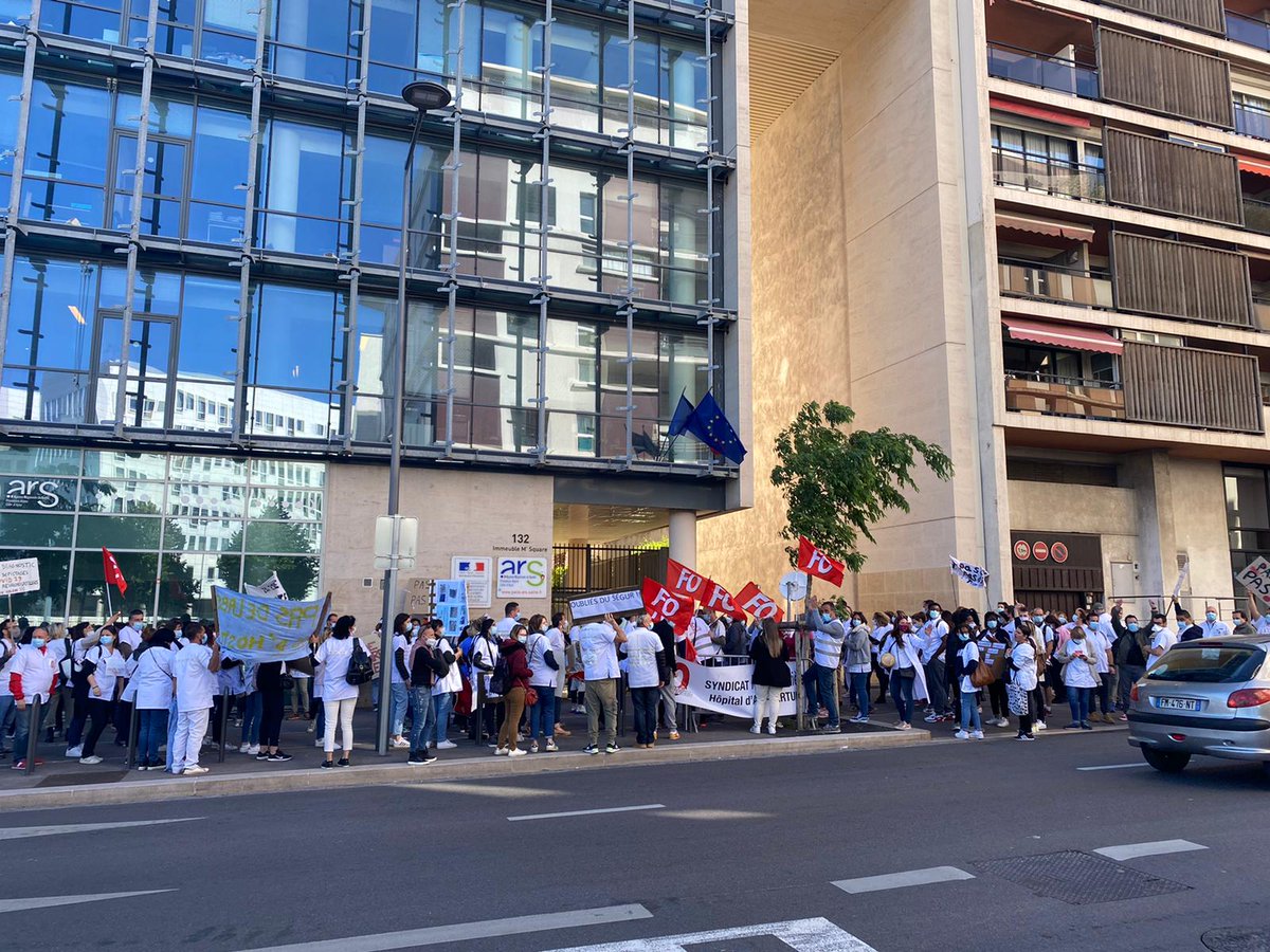 TechniciensF's tweet photo. #marseille grève #techdelabo https://t.co/mluVfphpXw