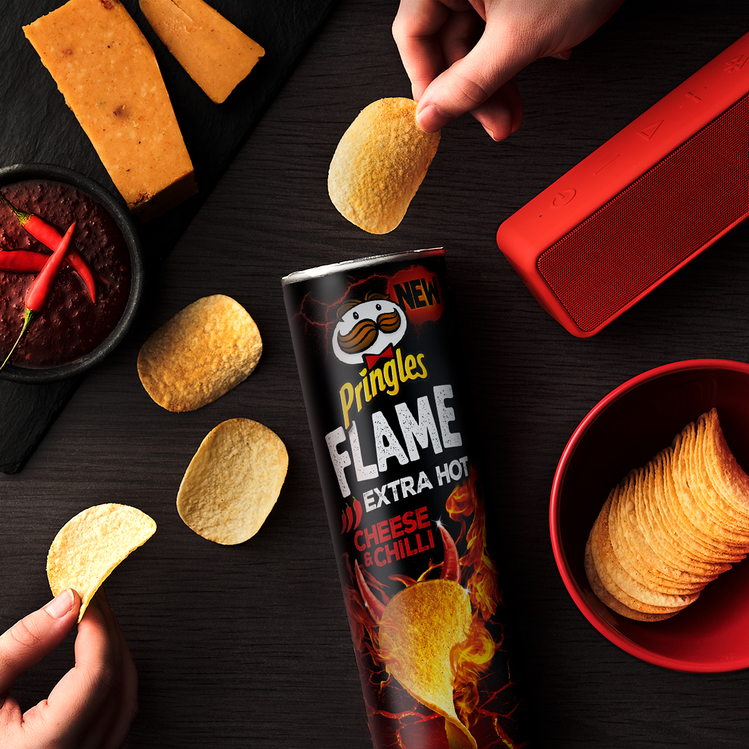 Piccante 🌶️ o piccantissimo 🌶️🌶️🌶️? Questo è il dilemma! Mettiti alla prova con le nuove Pringles Flame Cheese & Chilli!