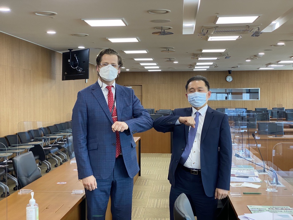 GCF_Eval's tweet photo. #IEU presented its input into the upcoming GCF B.29 in a bilateral meeting today with @theGCF Board member from South Korea, Director General Chong Hwa Lee from @moefkorea_eng on the occasion of DG Lee's visit to the G-Tower. https://t.co/aAvZElT6sw