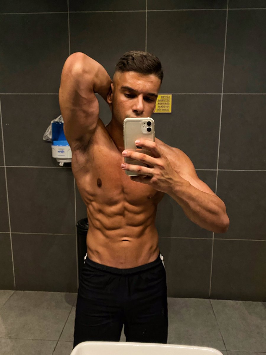 Jigolomert31's tweet photo. Merhaba ben mert istanbul Şişli görüşmek için wp 05449073631 #istanbulgay #istanbuleskort #jigoloarıyorum #sisligay #taksimgay #taksimeskort https://t.co/Ovxse19Ptm