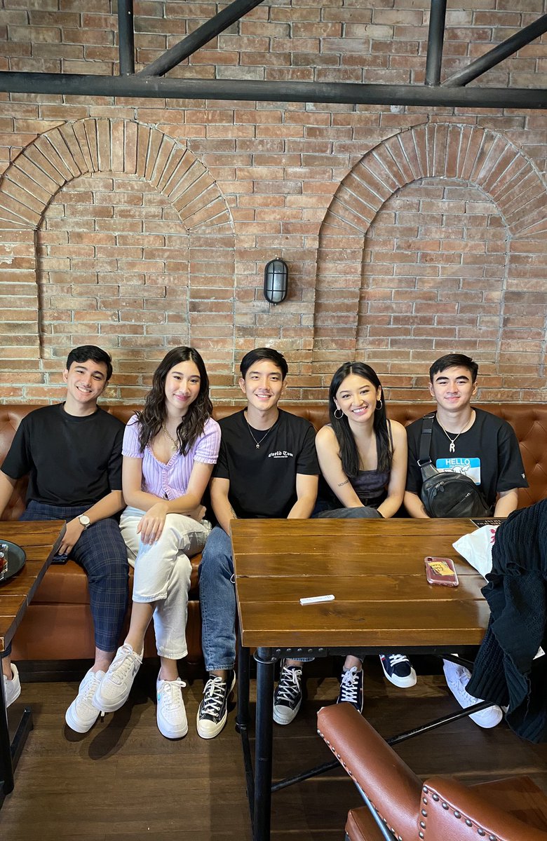 ralphhmalibunas's tweet photo. Squad plus? jk lang 😭 HAHAHA @_crismench @amandaazamora @struggail @russulaurente13 https://t.co/PIy3cdGrFT