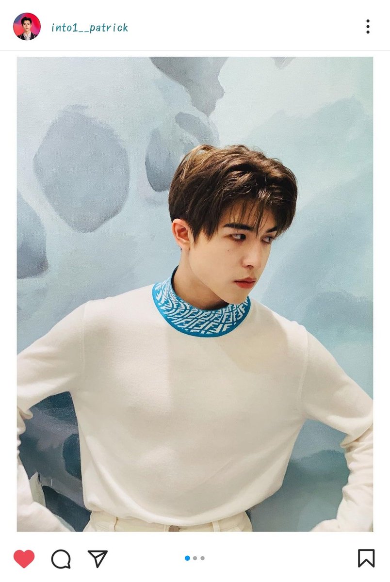 patrickstito's tweet photo. 21.05.18 into1__patrick IG update
"Paipai today is blue"
^^our paipai serving as an art behind an art uwu 💙
source 🔗https://t.co/Ksbzo13uYC
#INTO1VlogVol2 #UnknownWeeklyxPatrick #แพทริค #Patrick #INTO1Patrick #เจ้าปลาดาว #Patrick尹浩宇 https://t.co/WV3pW0ITOy