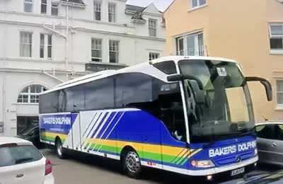 Coach holidaymakers in the news as first Bakers Dolphin trip arrives in Newquay.

#welovecoaches

 facebook.com/BakersDolphin/…