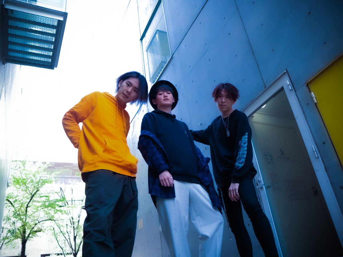 Cheatcode_error's tweet image. c(: × 3