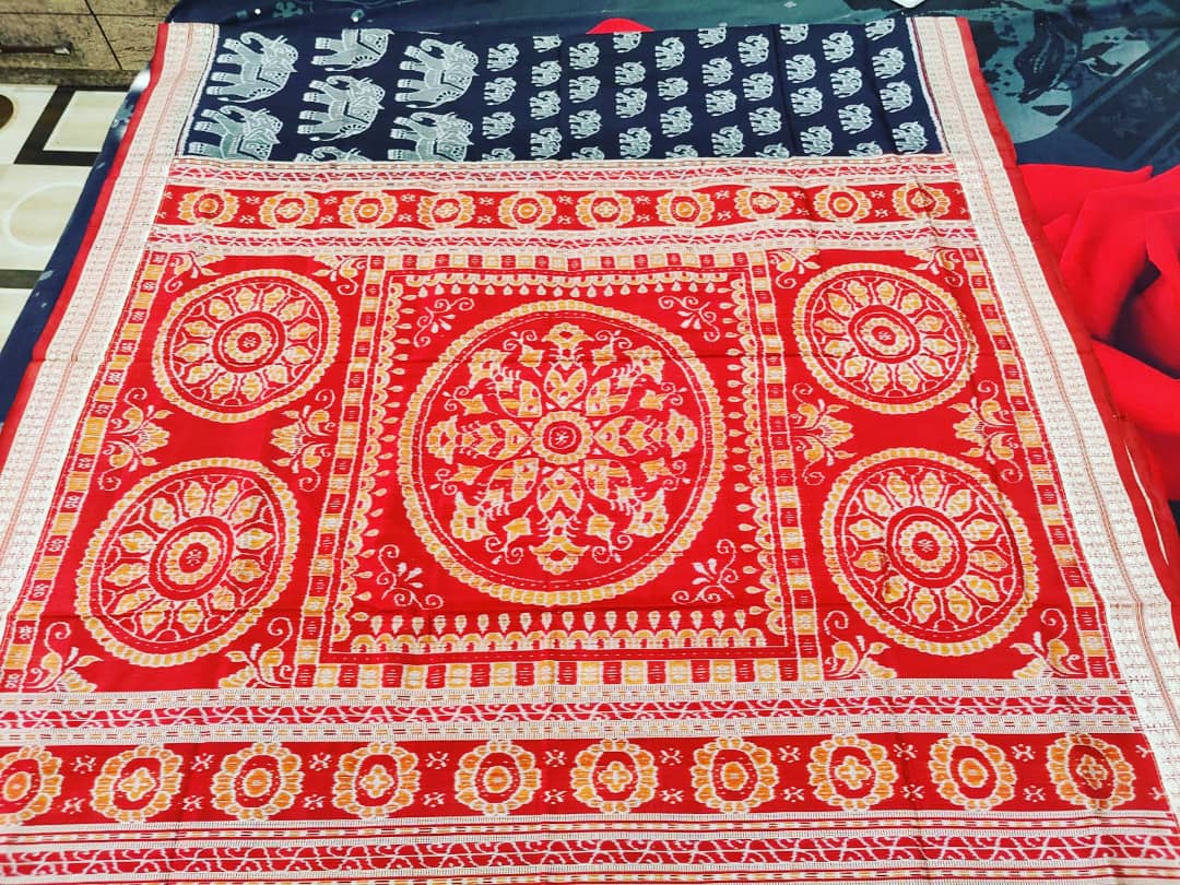 SouvenirIN's tweet photo. We Can't Stop Drooling Over This Combination & Work... The Best Combination To Glam Up Any Occasion With The Gorgeous Red Pallu & Of course The Magestic Elephants.. DM To Order
#odishahandloom #handloomsarees #handloomsaree #handloomlove #handloomsofindia #handloomsofodisha https://t.co/swKxEAequj