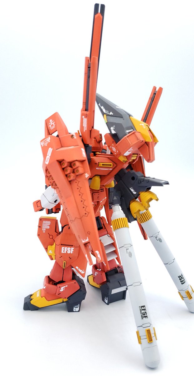 le_creuset3's tweet photo. エヴァ×ガンダム第2弾✨

式波・アスカ・ラングレー専用
「ハイゼンスレイtype弐号機」完成しました✨

アスカがガンダムに乗りたくてT3部隊に志願した…という妄想🤤ｱﾝﾀﾊﾞｶｧ~?

カラーリングはエヴァ弐号機をイメージしました🎵

③-1(続く)⬇
#ガンプラはどんな自由な発想で作ってもいいんだ https://t.co/qjzzZeykX9