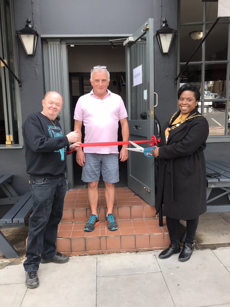 NLondonCAMRA's tweet photo. Thanks to @mayorofcamden &amp; our Chairman for officially reopening @TheAlliancePub West Hampstead! Great to hear that the Mayor is supporting pubs &amp; hospitality industry in her mayoral year. Thanks also to @lornajane2 @anne_clarke @FlickRea @jillybean2009 @nancysoko #LetsDoLondon https://t.co/gCMk0ru82M