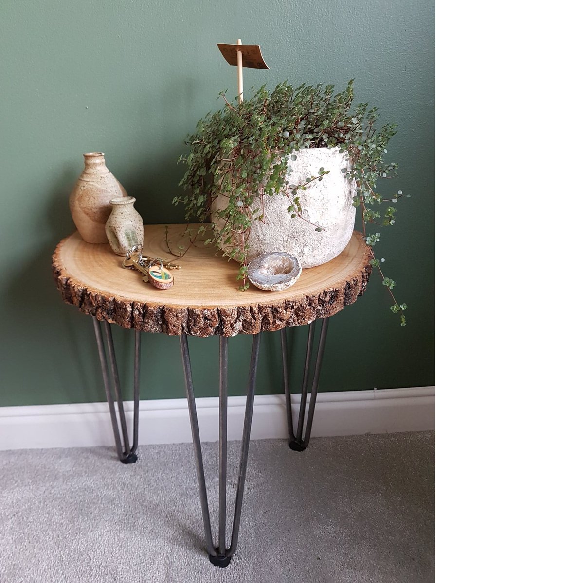 Alessan18477716's tweet photo. Rustic Wooden Side Table / End table /Plant stand https://t.co/0hV3JiG562 via @Etsy #woodensidetable #rusticendtable #sidetable #plantstand #handmadetable #handmadefurniture https://t.co/WFqgkh4qIf