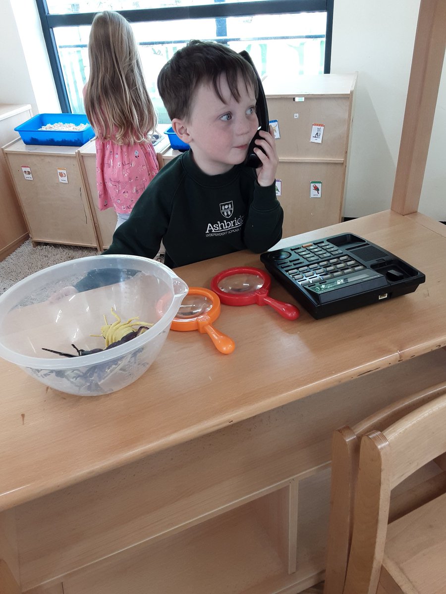 OwlsAshbridge's tweet photo. Caring for Thumper and other animals in our new Pet Shop "what would you like to buy?" "One fish coming right up" #petshop #animals #pets #caringforpets @ashbridgeschool https://t.co/JbYTEyypn2