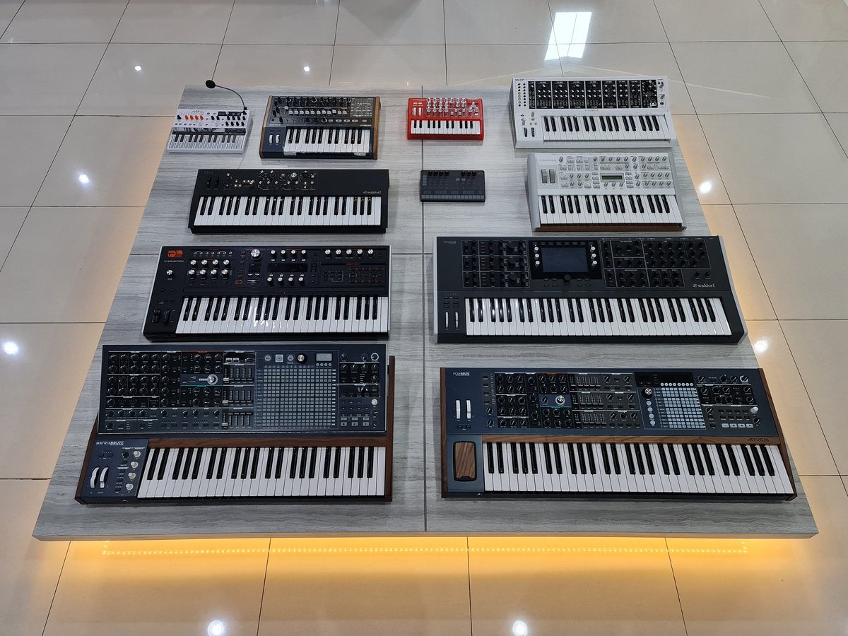 ChandraComID's tweet image. Holy synth :p

Which one your next synth?

#analogsynthesizer #digitalsynthesizer #modularsynthesizer