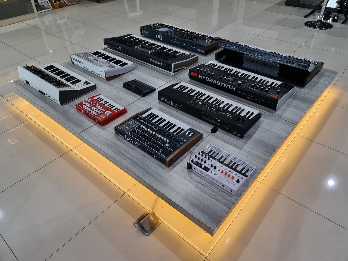 ChandraComID's tweet image. Holy synth :p

Which one your next synth?

#analogsynthesizer #digitalsynthesizer #modularsynthesizer