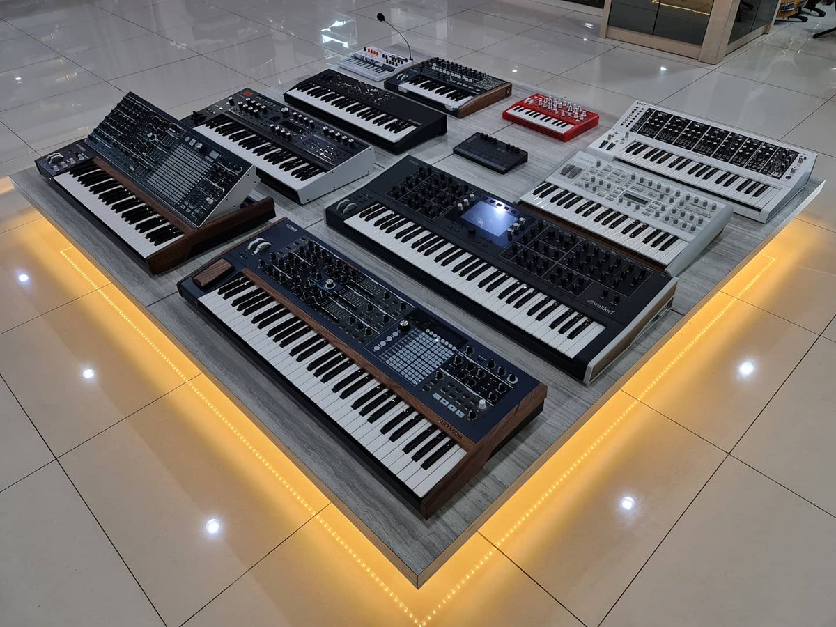 ChandraComID's tweet image. Holy synth :p

Which one your next synth?

#analogsynthesizer #digitalsynthesizer #modularsynthesizer