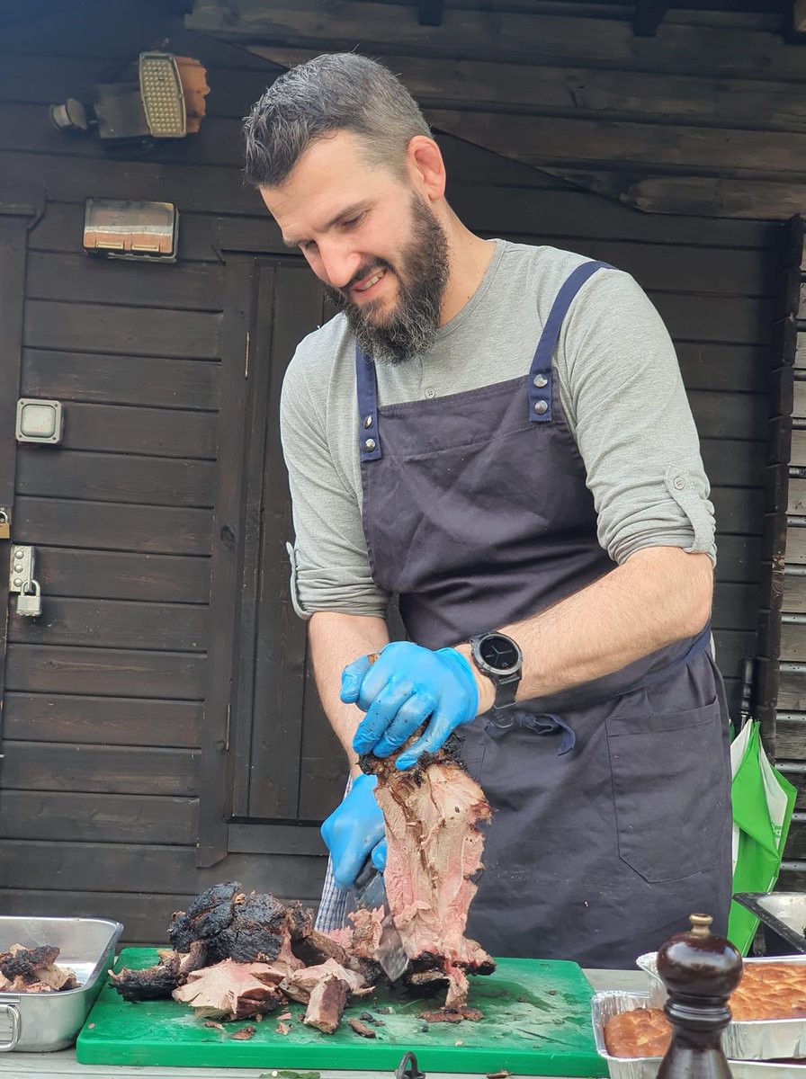 BenSulston's tweet photo. Great day cooking a whole lamb on the Kadai yesterday. 

👨🏻‍🍳🐑🔥❤️

#cooking #kadai #bbq #chef #cookingoverfire #lovemyjob https://t.co/mYU4nIPHZF