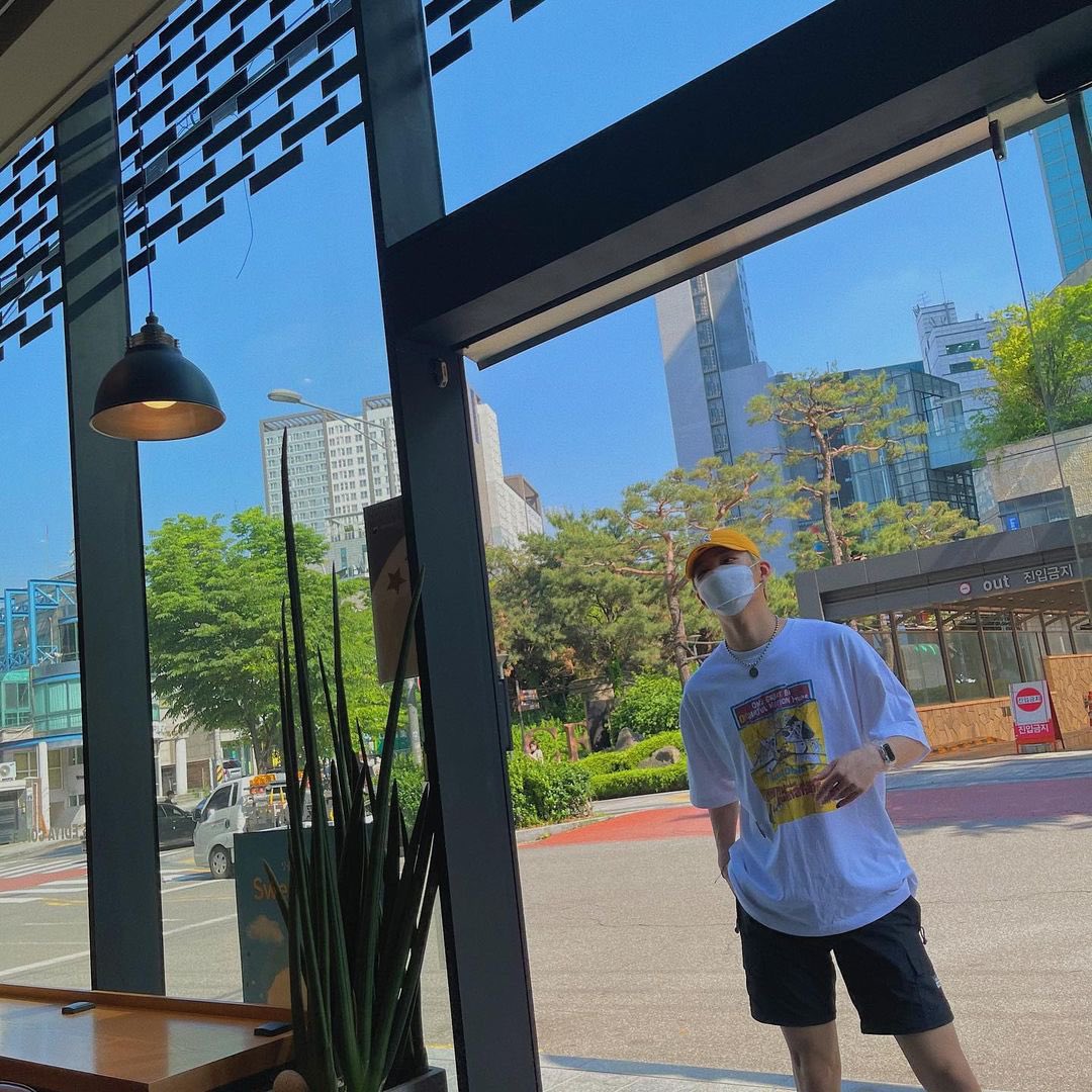 210518 #승훈 cix.official instagram
instagram.com/p/CPAsq-It_Yf/

날씨 좋아서 기분 좋다💛

#CIX #FIX #승훈 #김승훈 #내편들 #내뽀뽀들 #KIMSEUNGHUN #SEUNGHUN #スンフン