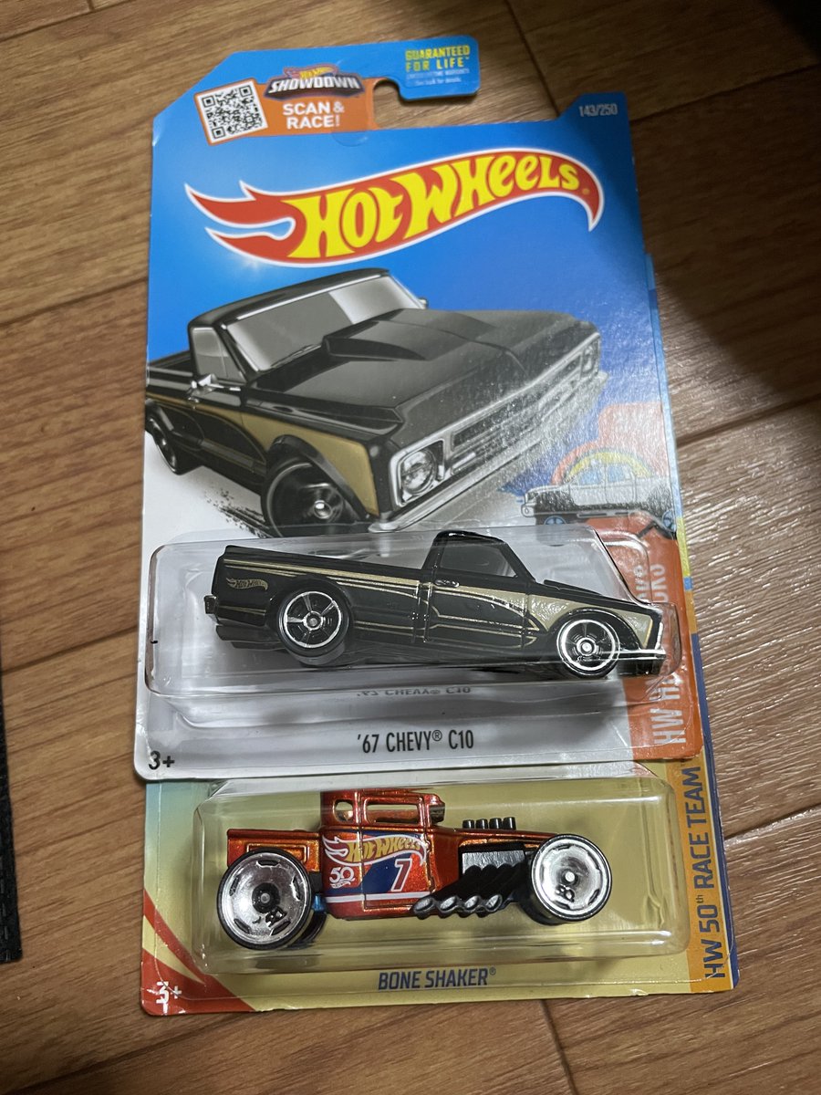 HotwheelsE's tweet photo. キャップとバンダナクッション買わせていただきました！
クッション最高ですね！
ネイビーも欲しくなってきました！
ノベルティありがとうございます😊
ずっと欲しかったライターやっとゲットしました笑
しっかりミニカーも買いました笑
#krazyrod #マッドホイール https://t.co/jgTYr66sk0