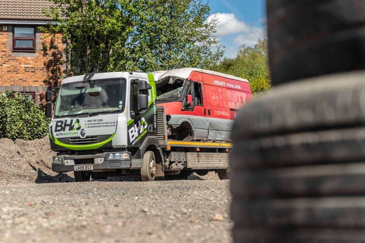 BhaRecoveries's tweet photo. Busy day as usual here at BHA! 🚘

Book with us now at https://t.co/n2Bpw70rSE 

#vehiclerecovery #vehiclerescue #vehiclerecoveryservices #manchestervehiclerepairs #oldhamcarscene #oldham #carrecovery #carrecoveryservice #carrecoveryuk #carrecoverymanchester https://t.co/TLzfE6DOW0