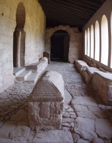InquietaLechuza's tweet photo. Los #sarcófagos de los SIETE INFANTES DE LARA, se pueden visitar en el Monasterio de Suso (arriba), en San Millán de la Cogolla, La Rioja.
#MonasteriodeSuso #SanMillándelaCogolla #LaRioja https://t.co/Bx821K8oQg