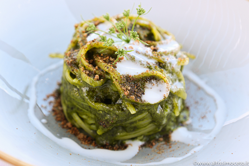 Il @battipalo_ristorante di Simona (Chef) e Gabriele (Sala e Cantina) lo possiamo senz’altro definire un approdo sicuro, sulla sponda Piemontese del Lago Maggiore.
#ristorantebattipalo #battipalolesa  #restaurant #lakemaggiore#lagomaggiore  #viaggiatoregourmet #altissimoceto