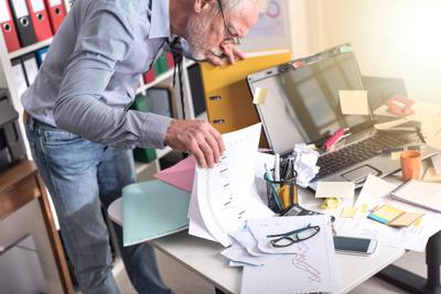 Clutter in an aging parents' home can be worrisome, but take care in how you approach the issue. advisorstream.com/read/forbes/mo…