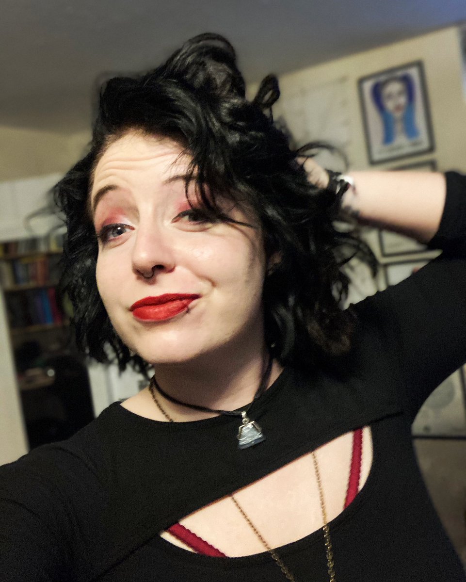 EJKmusic's tweet photo. Here’s a picture of me getting frustrated with my hair 😂

#hair #frustratinghair #hairpeoblems #altlook #alternative #alternativelook #alt #alternativestyle #goingout #hairstyle #goingoutlook #goingoutout #blackandredlover🖤❤️ #myannoyedface #blackandred #nightout #funnightout https://t.co/H82dnMoxvz