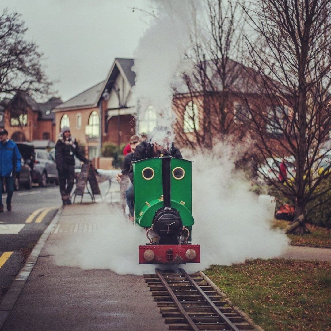 MrTimDunn's tweet image. AND if you're an event organiser - and you'd like your very own private steam railway to transport guests around AND WHO WOULDN'T WANT THAT - then do check out @Therebacktrain's portable miniature railway for hire thereandbacklightrailway.co.uk