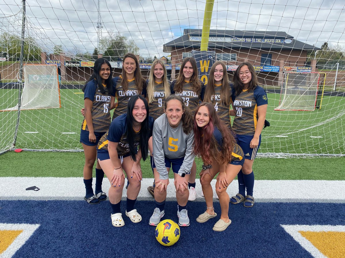 Not only is it game day… ITS SENIOR NIGHT!!! Come out and support your lovely seniors tonight @ 7 as we take on Oxford💙💛 Pull up‼️