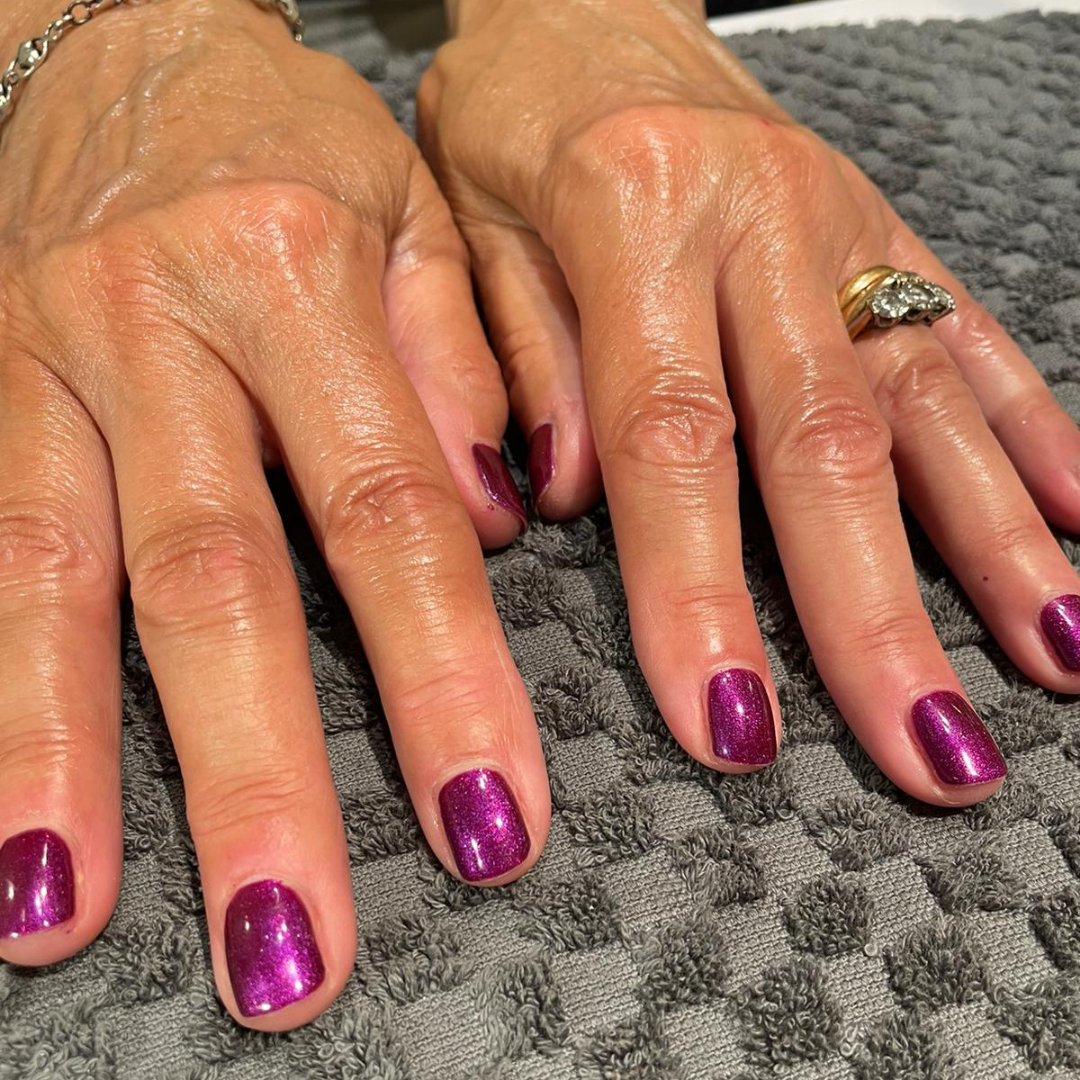 Have you been out for a meal or a drink yet? This metallic purple 'opening night' by @JessicaNails seems like the perfect choice of colour this week! 💜

#ScissorsMacc #ScissorsHairAndBeauty #Macclesfield #Cheshire #PurpleNails #JessicaNails