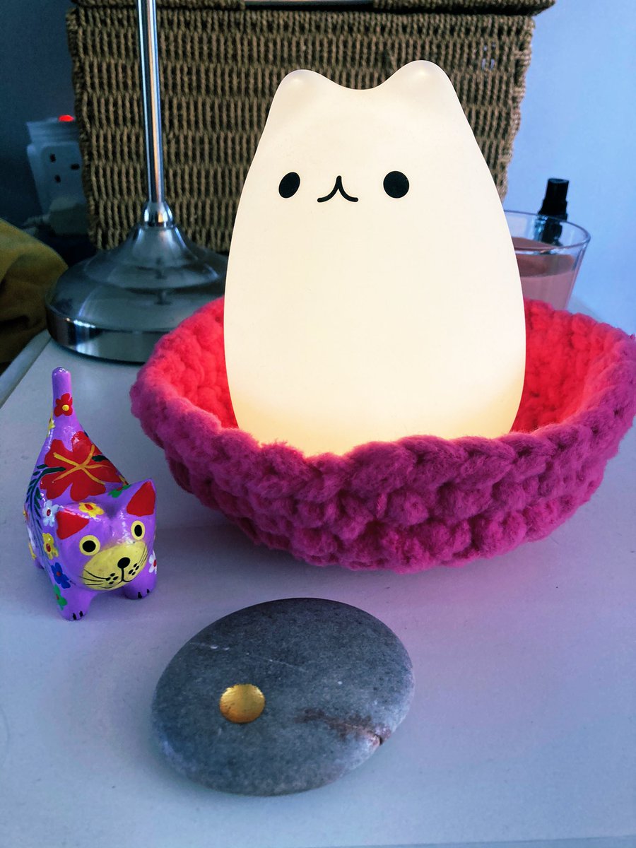 Chachasmaking's tweet image. Happy fat cat was shouting about how unfair it was that everyone else's cats got special baskets, so I made him one. He's stopped shouting now.