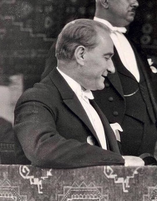 “Biz her şeyi gençliğe bırakacağız... Geleceğin ümidi, ışıklı çiçekleri onlardır. Bütün ümidim gençliktedir.”

19 Mayıs Atatürk’ü Anma, Gençlik ve Spor Bayramımız Kutlu Olsun! ❤️