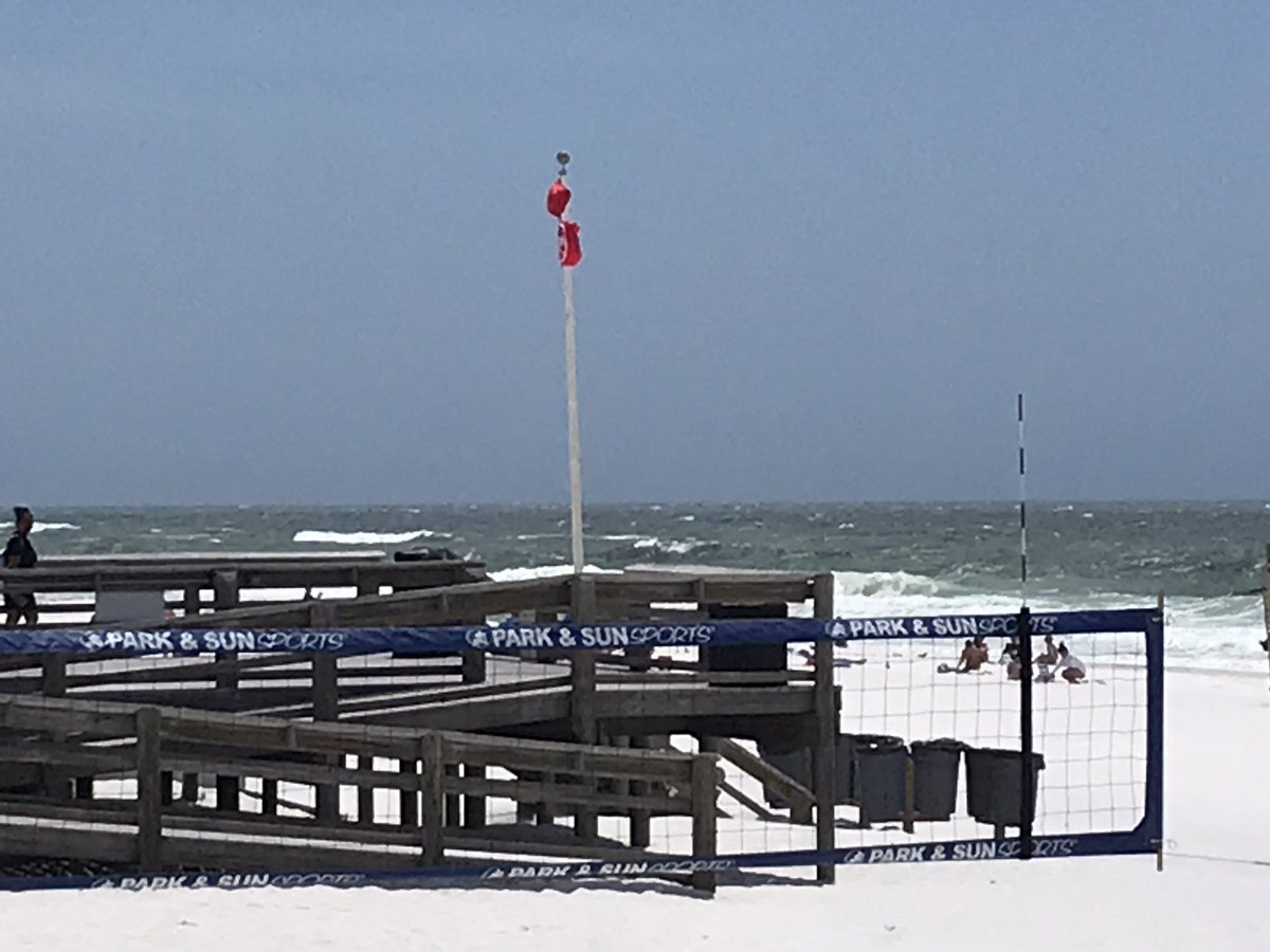 WEARDanielg's tweet photo. #BeachConditions #DoubleRedFlags flying over @OkaloosaCounty and a number of other beaches in #NWFL It means the water is closed but their are still plenty of other stuff to do on the beach, or nothing at all @weartv @WEARAllenStrum https://t.co/FCH9U09SRN