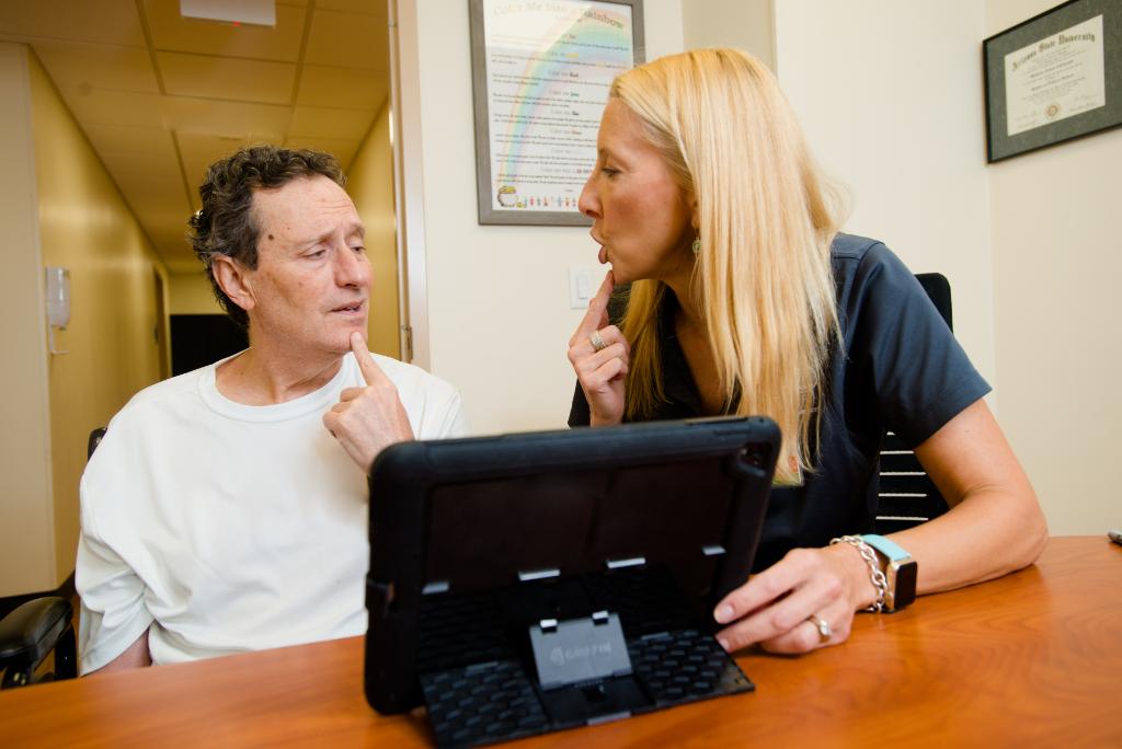 BarrowNeuro's tweet image. Today is #NationalSpeechPathologistDay! Thank you to our #speechlanguagepathologists at Barrow, who improve our patients&apos; quality of life through the assessment and treatment of communication and swallowing disorders. #BetterSpeechAndHearingMonth