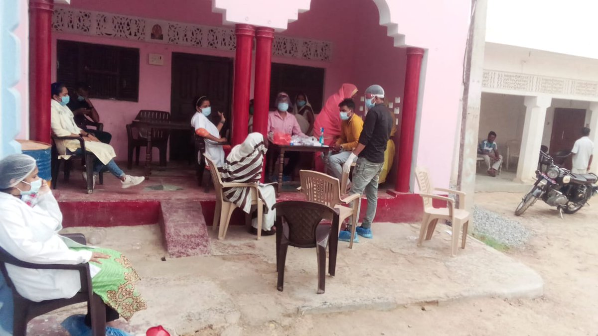 DproHardoi's tweet photo. अपर मुख्य सचिव युवा कल्याण विभाग/नोडल अधिकारी हरदोई श्रीमती डिम्पल वर्मा जी द्वारा आज दिनांक 18.05.2021 को विकास खण्ड सण्डीला की ग्राम पंचायतों में स्वच्छता, सैनिटाईजेशन, टेस्टिंग और निगरानी समिति के कार्यों का निरीक्षण किया गया।
@uppanchayatiraj 
@informationhdi https://t.co/AfJz3gUIwl