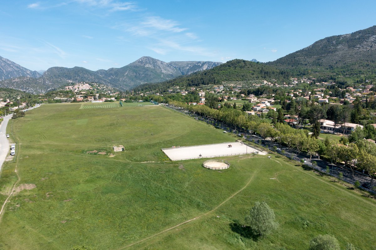 LevensTourisme's tweet photo. le Grand Pré de Levens c’est 13 Ha de verdure, lieu privilégié pour les pique-niques et jeux de ballon. De plus, équipé d’un parcours de santé et d’une carrière hippique.
#ExploreNiceCotedAzur #OnAtousBesoinDuSud #Levenstourisme #moyenpaysniçois #Cotedazurfrance @ExploreNCA https://t.co/E34CnIgYk5