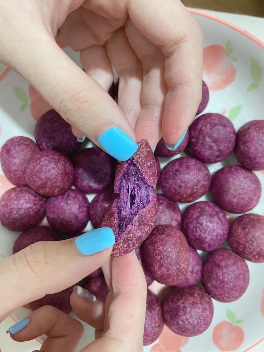 มะวานเห็นดราม่าไข่เต่า120แล้วอยากกินเลยหาสูตรแล้วมันง่ายกว่าที่คิดมากก คนทำอาหารไม่เป็นแบบนี่ยังรอด ตัง120ซื้อวัตถุดิบคือกินจนอ้วก ทำได้เยอะมากก เดี๋ยวมาลงวิธีในเธรด 🥺 ปรับๆสูตรเอาน้า