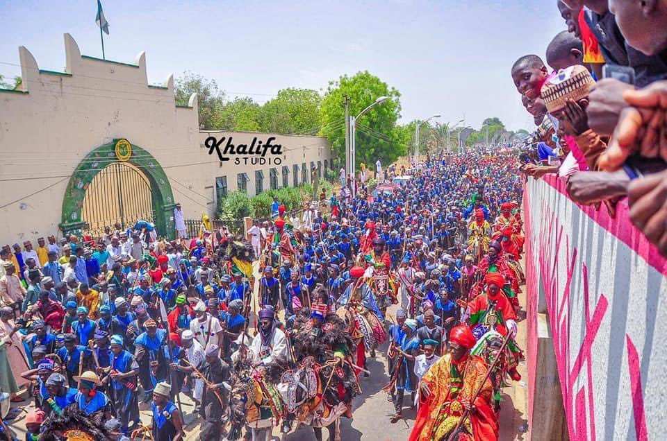 naija_first's tweet photo. Lovely sight!! Sallah Durba Northern Nigeria. https://t.co/u56u7Gfs0M