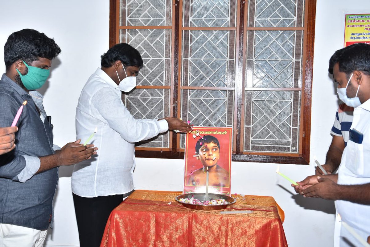 2009 ல் ஈழத்தில் நடைபெற்ற தமிழின அழிப்புப் போரில் சிங்கள இனவெறி அரசால் கொன்றொழிக்கப்பட்ட தமிழீழ உறவுகளுக்கு கொரோனா நெருக்கடிநிலை அமலில் உள்ள காரணத்தால் குறைந்த எண்ணிக்கையிலான தோழர்களுடன் பண்ருட்டி இல்லத்தில் வீரவணக்கம் செலுத்தினேன்.