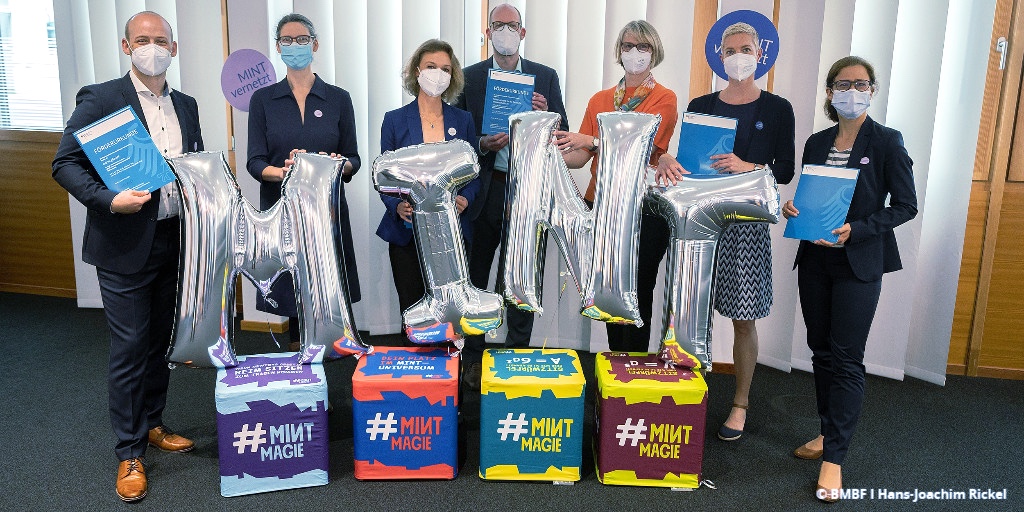 💡 Mehr #MINT: Jetzt startet die neue Geschäftsstelle MINTvernetzt. Forschungsergebnisse fließen direkt in Bildungsangebote &amp; Akteure vernetzen sich 🌐. Teil des MINT-Aktionsplans #Bundesregierung <a href="/RegSprecher/">Stefan Kornelius</a> 👉mint-vernetzt.de <a href="/stifterverband/">Stifterverband</a>
 <a href="/natmintforum/">Nationales MINT Forum e. V.</a> <a href="/KoerberEdu/">Körber Edu</a>