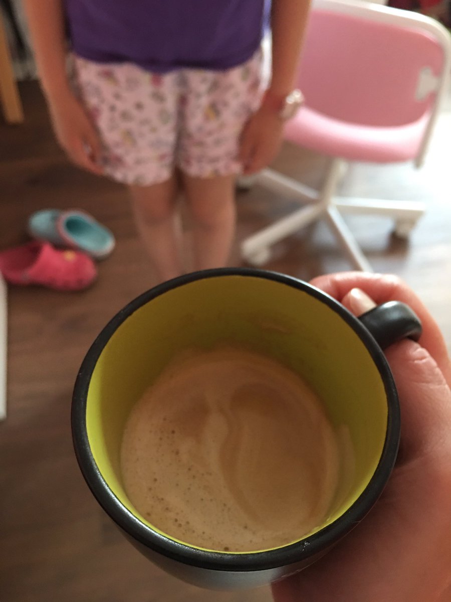 veronica_vania's tweet photo. Der beste Kaffee wurde von meiner Tochter gemacht, sie möchte dass die Mama wach bleibt um mit ihr zu spielen (the #coffee made by #daughter is always the best coffee)😴☕️ https://t.co/C7IuvmVTqr